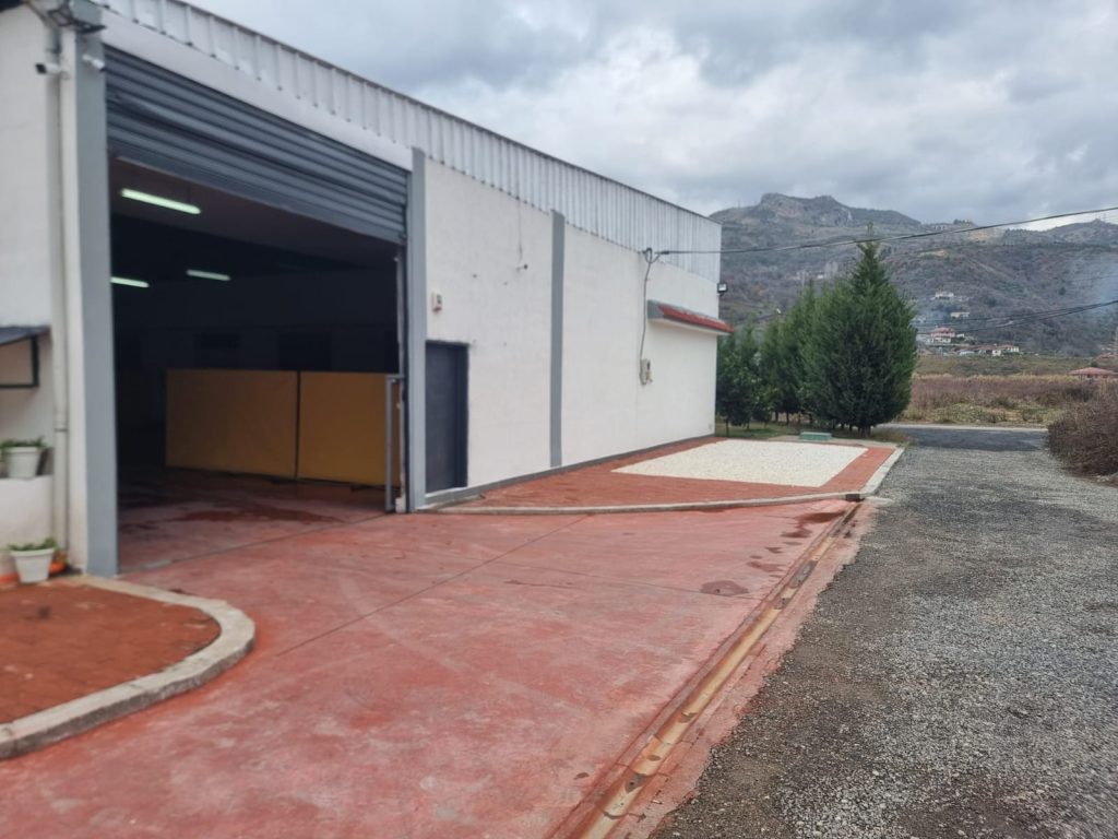 Ekipi dhe pajisjet profesionale të kompanisë